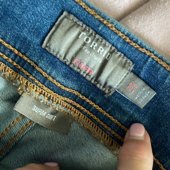 Torrid skinny jeans with elastic waist - Picture 4 of 4